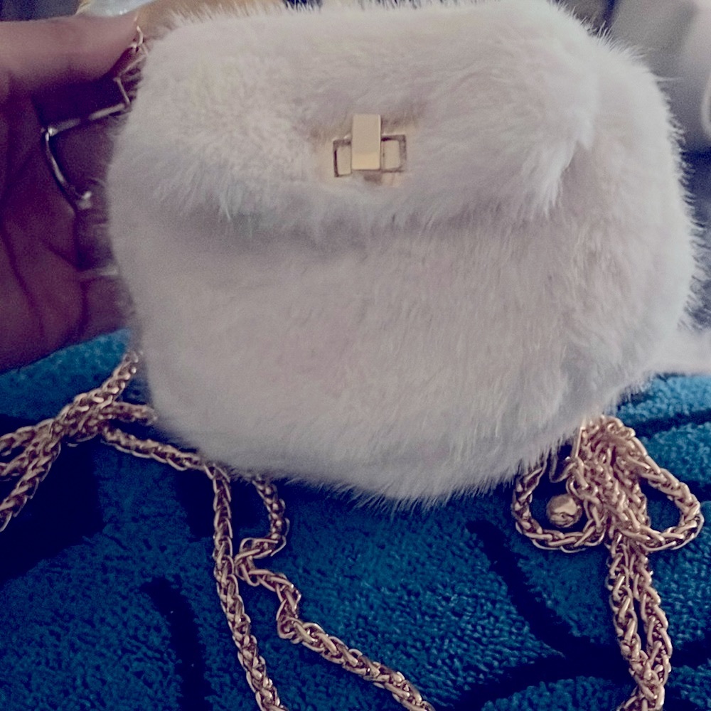 NEW Elegant White Faux Fur Women Bag - Picture 2 of 2